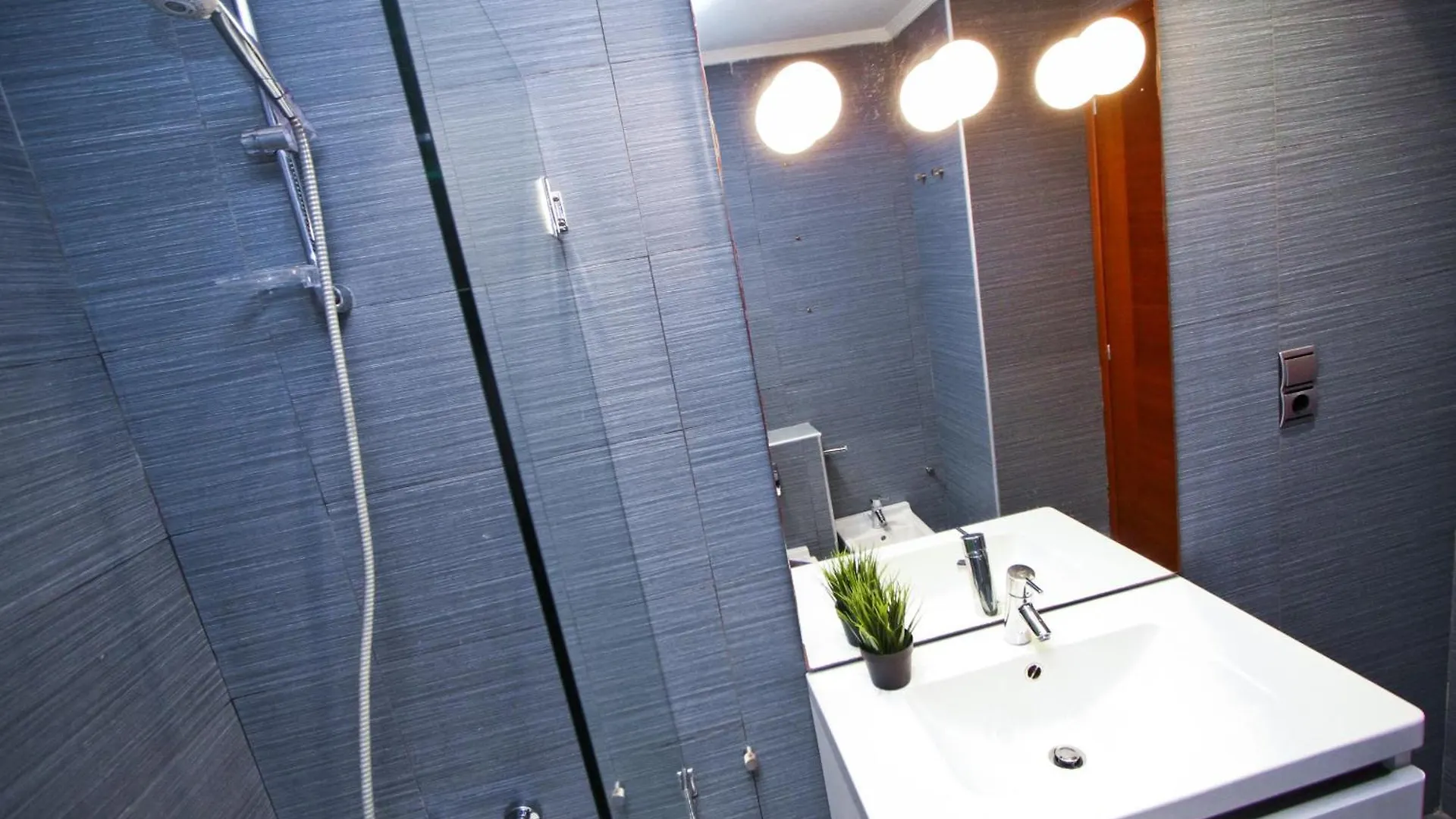 New Soluxe Only Families Planetcostadorada Apartment Salou Spain